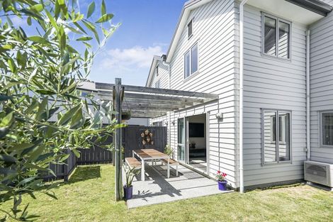 Photo of property in 1/1 Hibiscus Avenue, Hamilton Lake, Hamilton, 3204