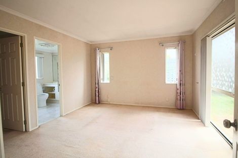 Photo of property in 65 Bob Charles Drive, Golflands, Auckland, 2013