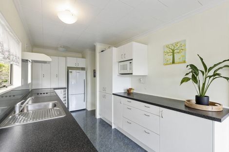 Photo of property in 79 Queens Road, Glen Avon, New Plymouth, 4312