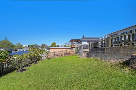 Photo of property in 71 Seaview Road, Glenfield, Auckland, 0629