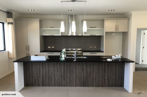 Photo of property in 8 Travis View Drive, Fairview Heights, Auckland, 0632