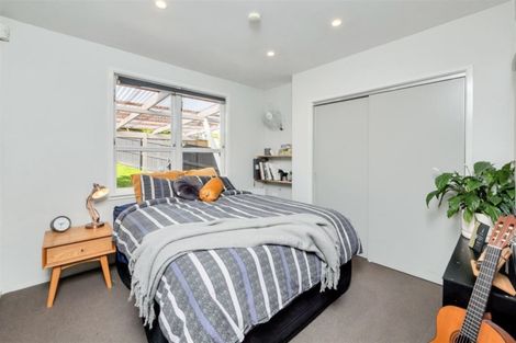 Photo of property in 48 Sylvan Crescent, Te Atatu South, Auckland, 0610