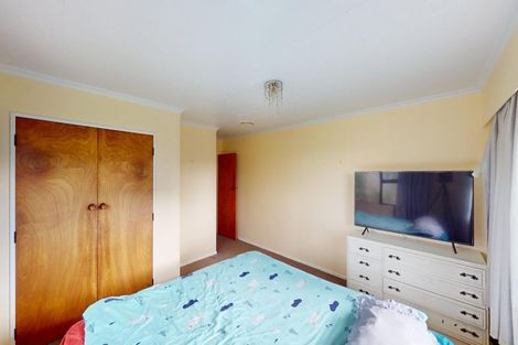 Photo of property in 292 Heatherlea Road East, Levin, 5571