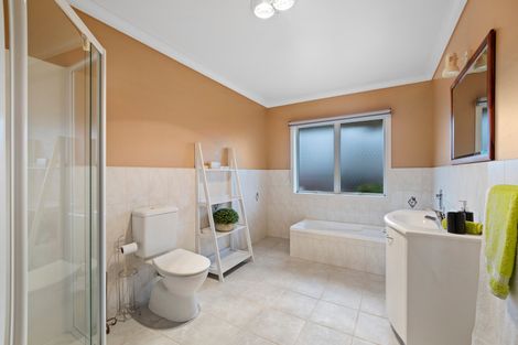 Photo of property in 4 Hunt Grove, Leamington, Cambridge, 3432