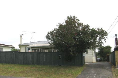 Photo of property in 1/24 Lancaster Road, Beach Haven, Auckland, 0626