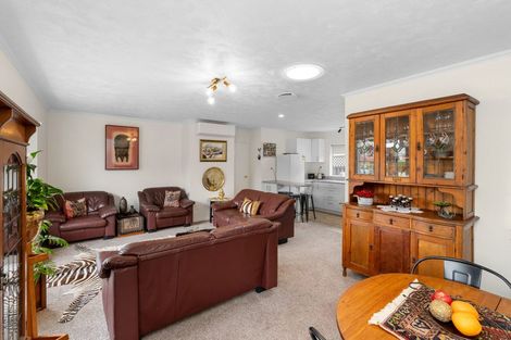 Photo of property in 6 Surrey Lane, Levin, 5510