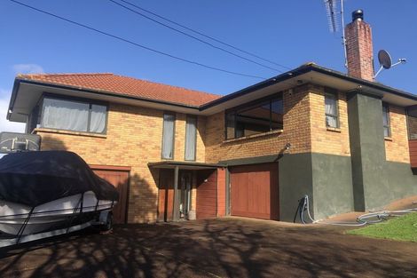 Photo of property in 42 Parkhill Road, Mellons Bay, Auckland, 2014