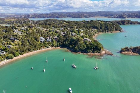 Photo of property in 10 Kaha Place, Russell, 0272