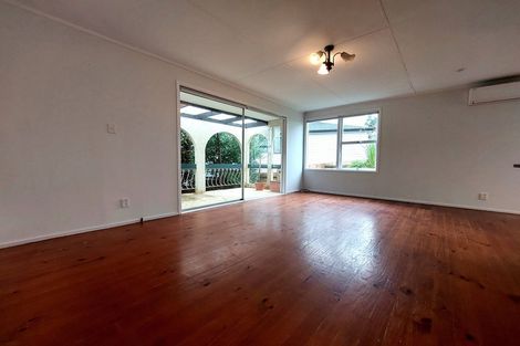 Photo of property in 19 Coroglen Avenue, Birkenhead, Auckland, 0626