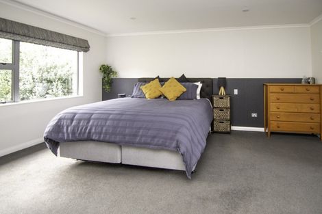 Photo of property in 26 Pegasus Place, Kelvin Grove, Palmerston North, 4414