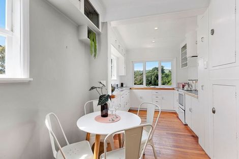 Photo of property in 7 Tainui Terrace, Tawa, Wellington, 5028