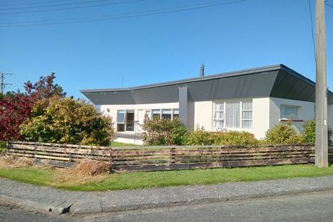 Photo of property in 79 Orawia Road, Tuatapere, 9620