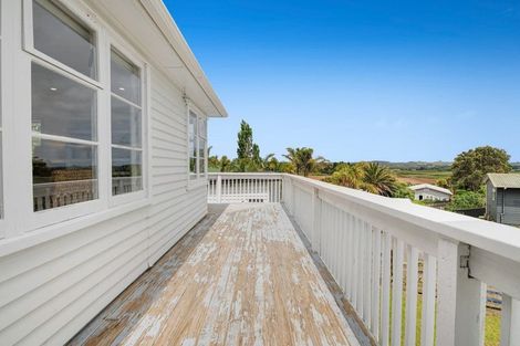 Photo of property in 10 St James Avenue, Helensville, 0800