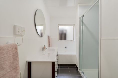 Photo of property in 25c Buscomb Avenue, Henderson, Auckland, 0610