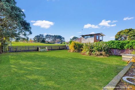 Photo of property in 24 Lee Street, Castlecliff, Whanganui, 4501