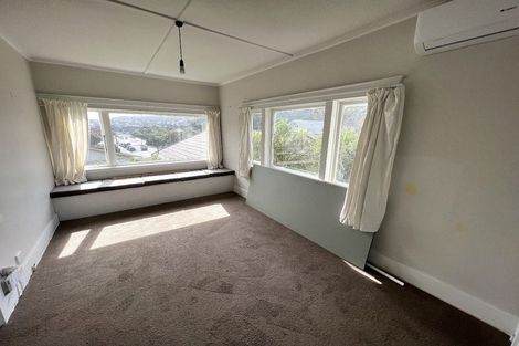 Photo of property in 2 Milne Terrace, Island Bay, Wellington, 6023