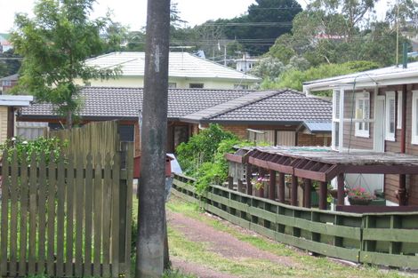 Photo of property in 2/11 Maui Pomare Street, Blockhouse Bay, Auckland, 0600