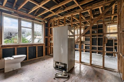 Photo of property in 4 Amundsen Grove, Stokes Valley, Lower Hutt, 5019