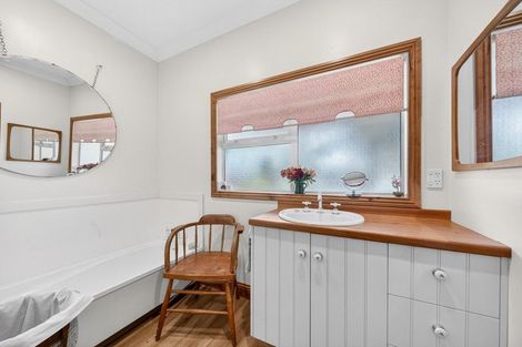 Photo of property in 41 Oxford Street, Martinborough, 5711