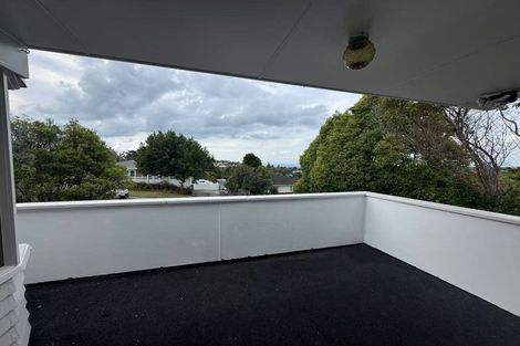 Photo of property in 5 Barker Rise, Northcross, Auckland, 0632