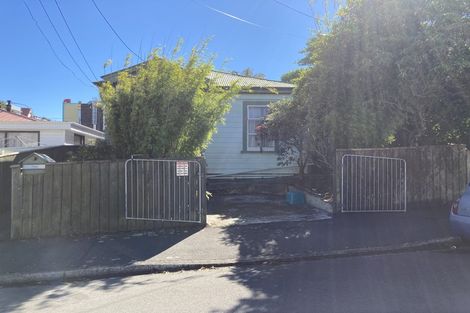 Photo of property in 5 Mckinley Crescent, Brooklyn, Wellington, 6021