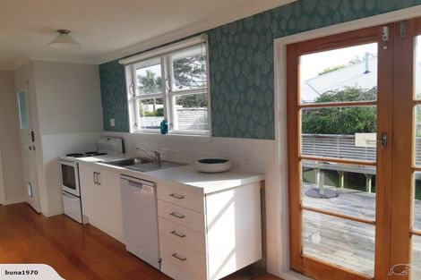 Photo of property in 10 Thomson Street, West End, Palmerston North, 4412