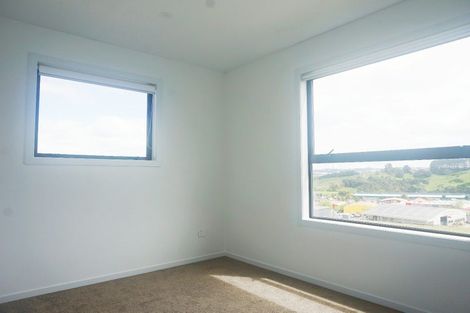 Photo of property in 1 Kea Road, Silverdale, 0932