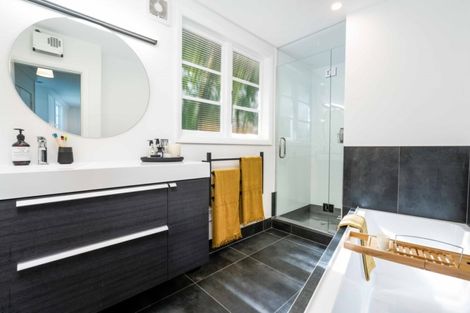 Photo of property in 1 Glengyle Street, Vauxhall, Dunedin, 9013