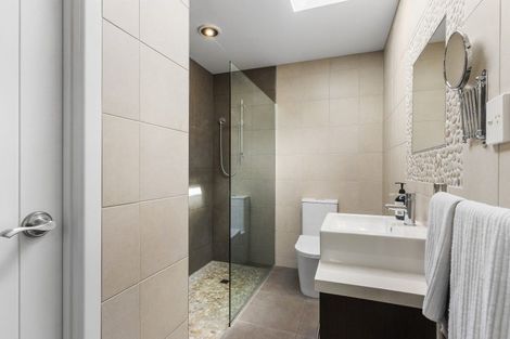 Photo of property in 20 Marine Parade, Mellons Bay, Auckland, 2014