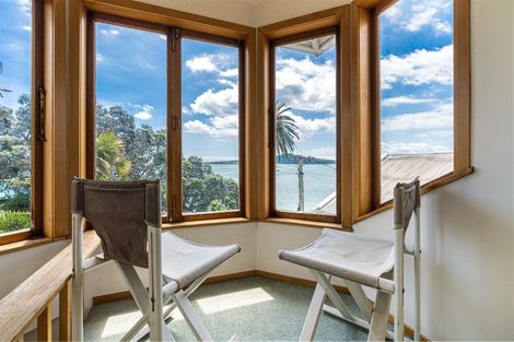 Photo of property in 1/9 Old Lake Road, Narrow Neck, Auckland, 0624