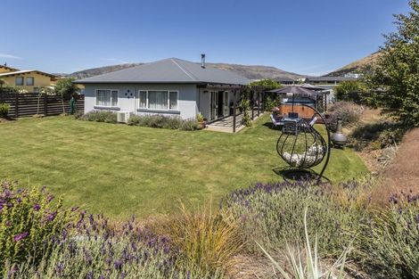 Photo of property in 225 Stone Street, Wanaka, 9305