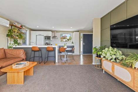 Photo of property in 2/126a Middlepark Road, Sockburn, Christchurch, 8042