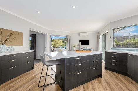 Photo of property in 9a Observatory Close, Whitby, Porirua, 5024