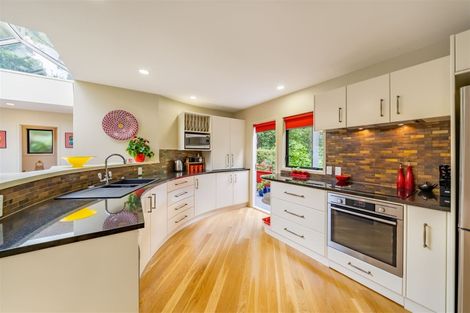Photo of property in 55 Chatsworth Road, Silverstream, Upper Hutt, 5019