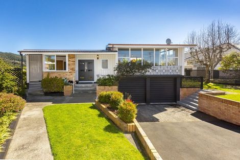 Photo of property in 31 Dowling Grove, Silverstream, Upper Hutt, 5019