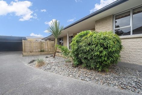 Photo of property in 19 Woodstock Place, Russley, Christchurch, 8042