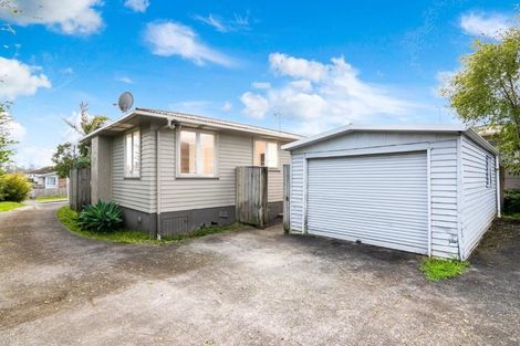Photo of property in 48 Longburn Road, Henderson, Auckland, 0610