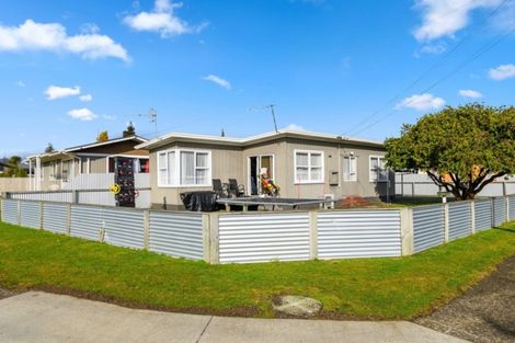 Photo of property in 11 Isobel Street, Fairy Springs, Rotorua, 3015