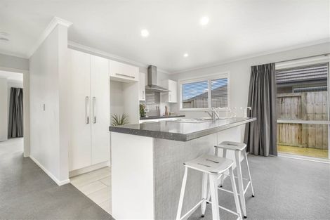 Photo of property in 17 Teatree Close, Huntington, Hamilton, 3210