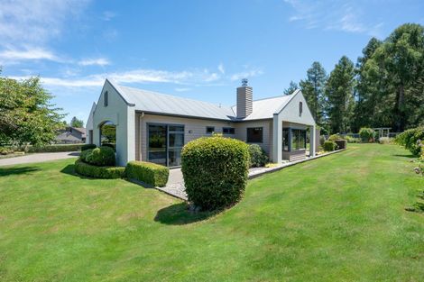 Photo of property in 6 Flaxen Way, Kinloch, Taupo, 3377