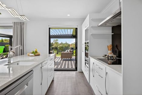 Photo of property in 52 Carrington Drive, Papamoa Beach, Papamoa, 3118