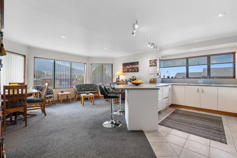 Photo of property in 8 Hoyte Place, Pukehangi, Rotorua, 3015