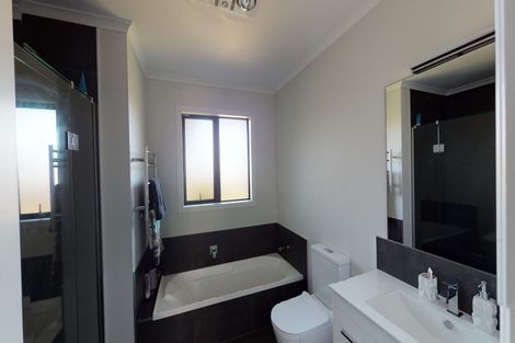 Photo of property in 4 Leicester Place, Springvale, Whanganui, 4501