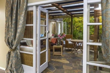 Photo of property in 34 Sandown Road, Rothesay Bay, Auckland, 0630