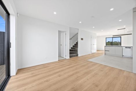 Photo of property in 8 Harikoa Way, Karaka, 2113