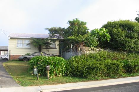 Photo of property in 2/4 Merton Avenue, Glenfield, Auckland, 0627