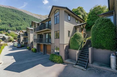 Photo of property in Arno Apartment, 6/8 Mckerrow Place, Sunshine Bay, Queenstown, 9300