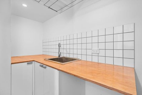 Photo of property in 1 Wakely Road, Newlands, Wellington, 6037