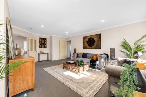 Photo of property in 12 Ballycullanie Place, Dannemora, Auckland, 2016