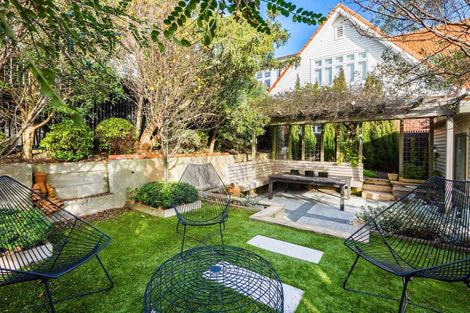 Photo of property in 51 The Crescent, Roseneath, Wellington, 6011